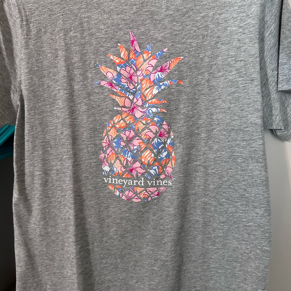 Vineyard Vines Gray T-Shirt with Colorful Pineapple